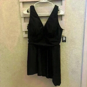 NWT!! TORRID Black asymmetrical skirted one piece bathing suit swimdress, 1X.
